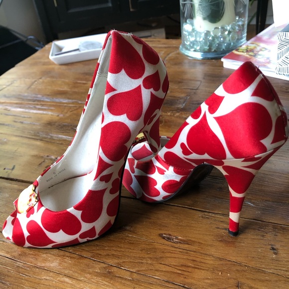 Hello Kitty Heels - Picture 6 of 12